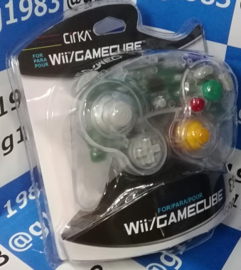 (海外輸入)Wii用/GC用 ワイヤードコントローラー クリア 新品 [WiiGC]